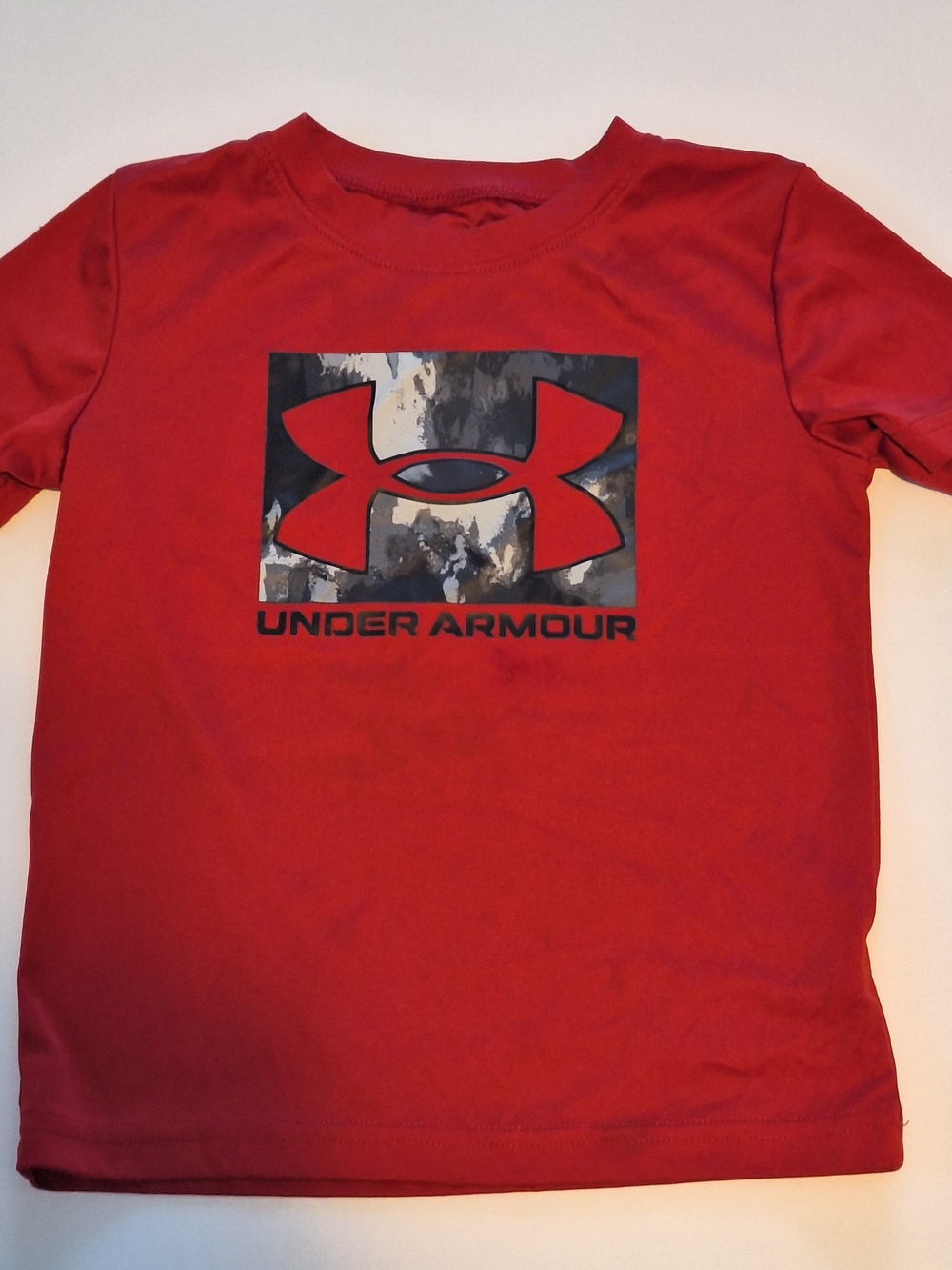 Under Armour Boys' Red Logo Short Sleeve Tee